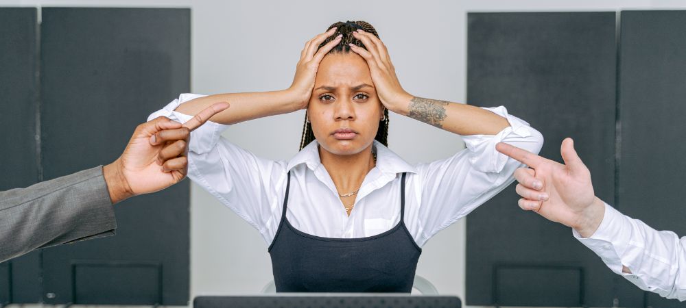 Onterechte klacht over collega: €10.000,- schadevergoeding: de lastige balans tussen bescherming en beschuldiging